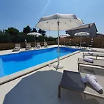 Vikendica Olive Garden *