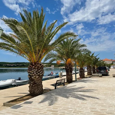 Dom wakacyjny Olive Garden Posedarje