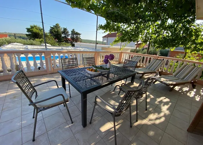 Dom wakacyjny Olive Garden Posedarje