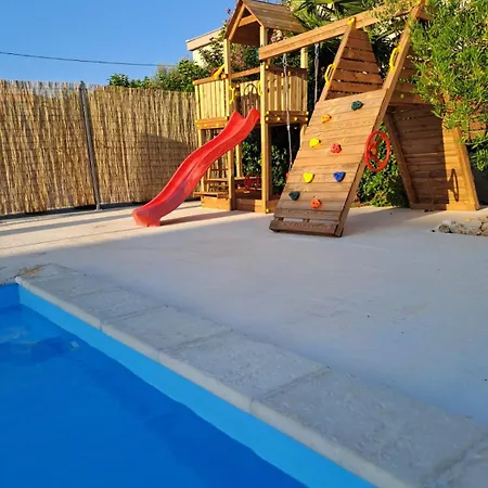 Holiday home Olive Garden Posedarje