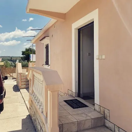 Olive Garden Holiday home Posedarje