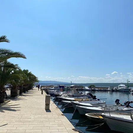 Olive Garden Holiday home Posedarje